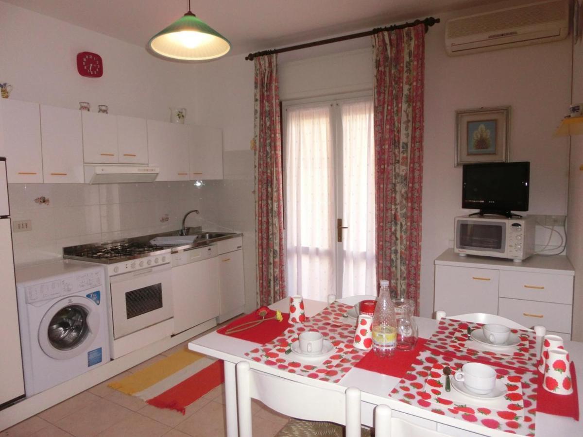 Nice Two-Bedroom Apartment 150M From The Beach Bibione Esterno foto