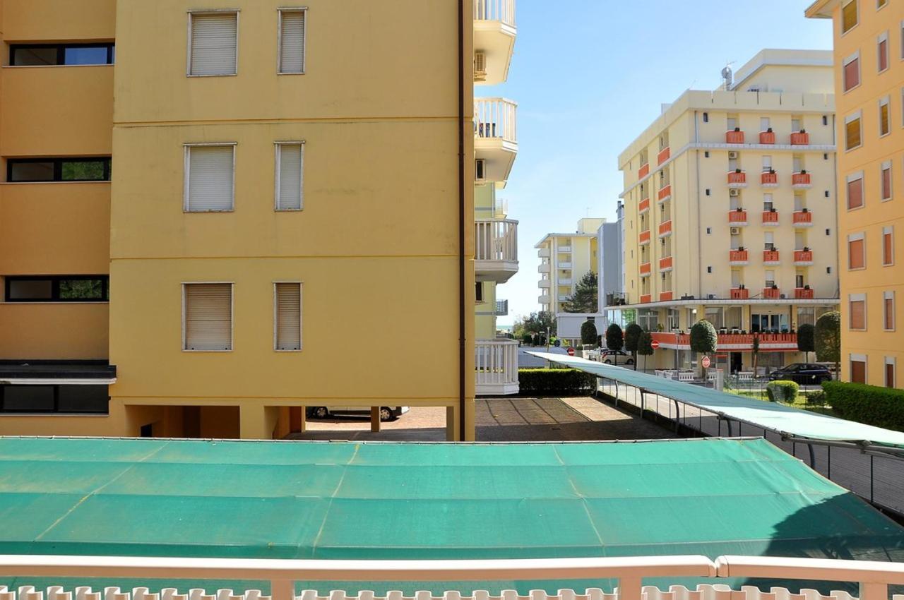 Nice Two-Bedroom Apartment 150M From The Beach Bibione Esterno foto