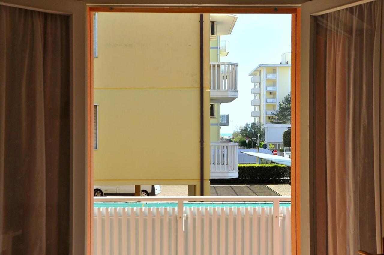 Nice Two-Bedroom Apartment 150M From The Beach Bibione Esterno foto