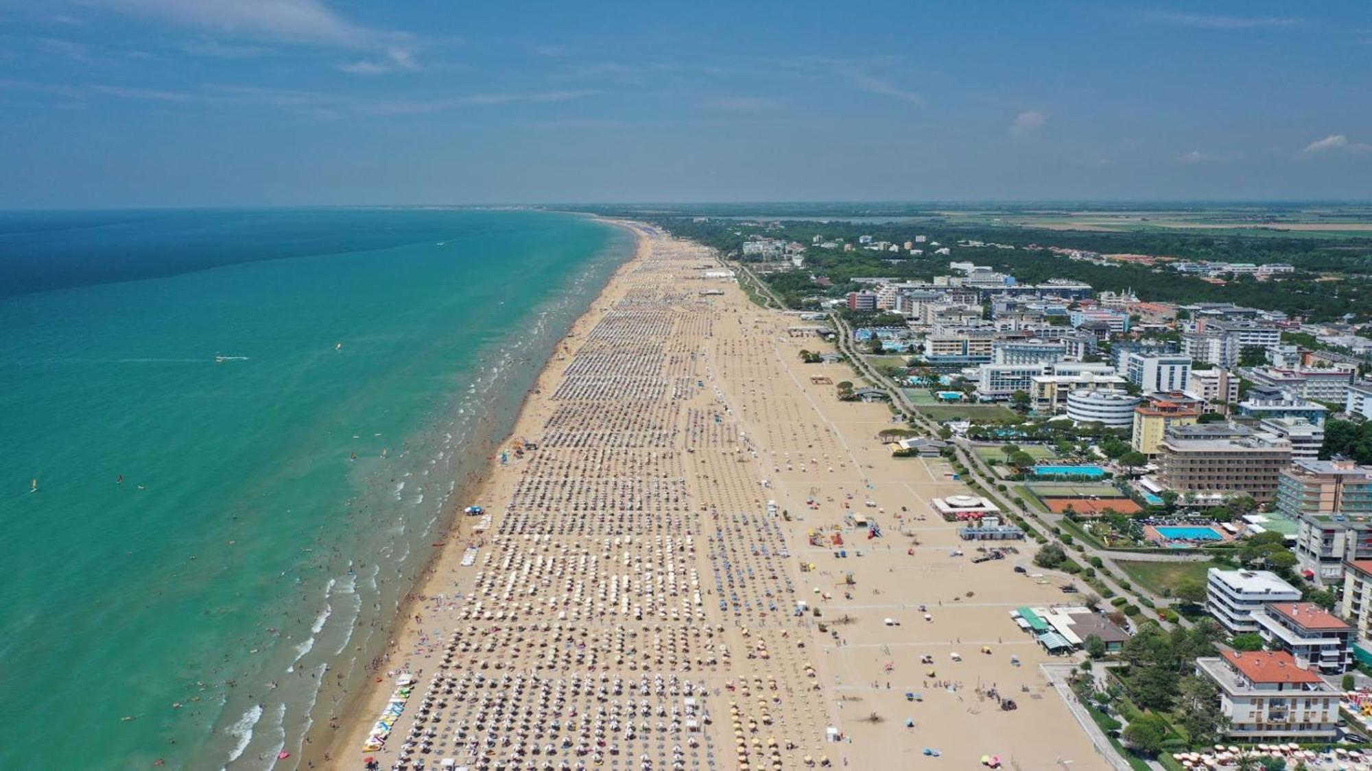 Nice Two-Bedroom Apartment 150M From The Beach Bibione Esterno foto